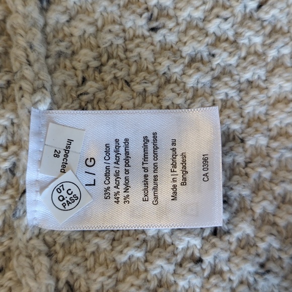 Super soft WindRiver pull over sweater. Size Large. Oatmeal with black specks. - Picture 4 of 5